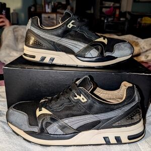 Puma Men's Black and Gray Sneakers